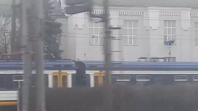 Путешествие На ЭР9М. Караваевы Дачи - Киев-Пасс.ЛВЧД.Поезда из окна ЭПЛ2Т и ЭР2Т. смотреть онлайн