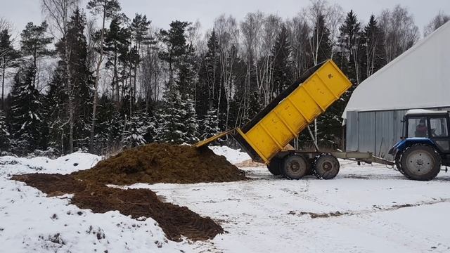 сломался МОЛОКОВОЗ. чистим ферму от навоза в 2 трактора МТЗ 82.1 кун "Большая Земля" & ПСТ - 6 смотреть онлайн