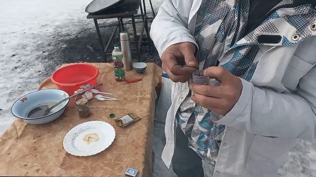 Плов Узбекский, на морозе Сибирском! | Uzbek pilaf, in the Siberian cold! смотреть онлайн