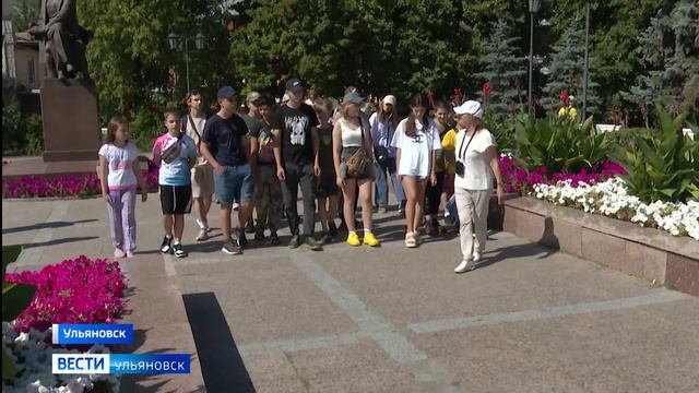 Больше сотни школьников из подшефного Лутугинского района этим летом отдыхают в Ульяновской области смотреть онлайн