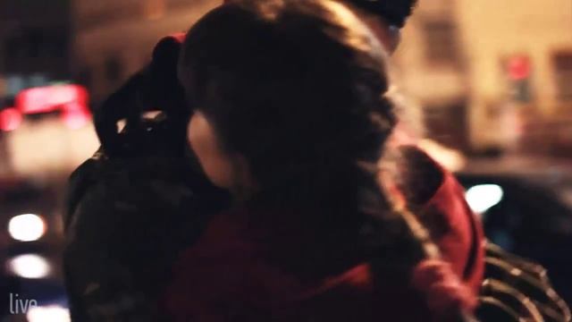 Девушка встречает парня с "Армии" смотреть онлайн