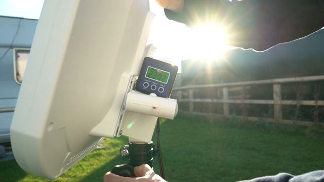 QuickSAT QS65 Portable Satellite TV Dish for Motorhomes & Caravans смотреть онлайн