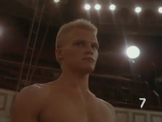 Финальный бой из фильма "Фанат" ("Малыш" против "Вышибалы") смотреть онлайн