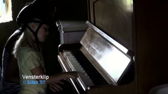 Young Artist seen at Vensterklip Elands Bay 2012 Sony HDR-CX 570e смотреть онлайн