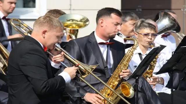 А НА НАС АДИДАС. смотреть онлайн