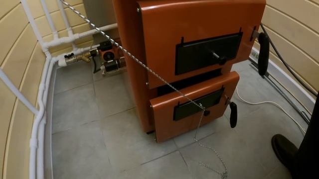 Твердотопливнй котёл отопления. Растопка, запуск, дымоход, рассказываю для заказчика и для вас смотреть онлайн
