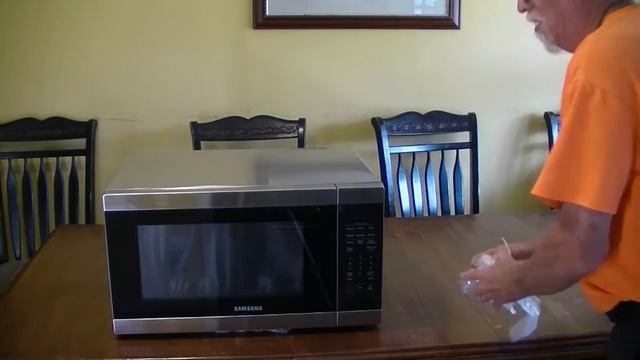 Un Boxing a NEW Samsung Microwave episode 931 from World TV on Demand смотреть онлайн