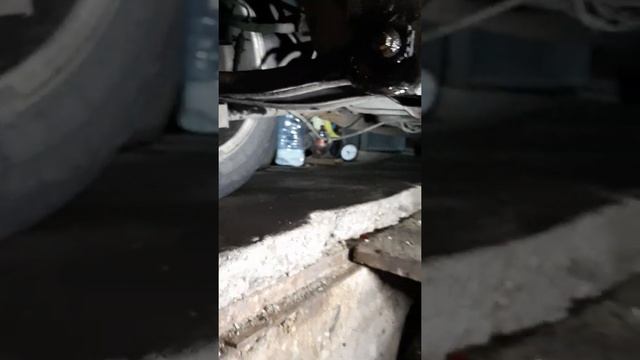 Жесть стойки стабилизатора в мусор.Задняя подвеска Джили ск ск2
