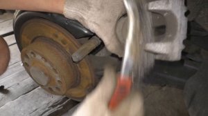 Замена задних тормозных колодок на Фольксваген Джетта 6 - VW Jetta 6