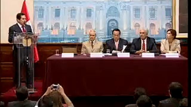 Congreso condecoró póstumamente a ex senador Gustavo Mohme Llona смотреть онлайн