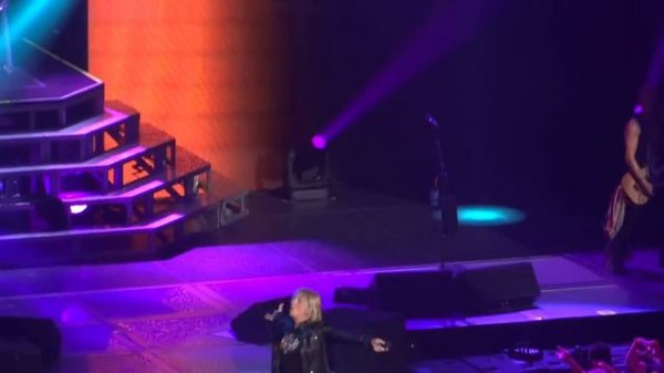 Pour Some Sugar On Me - Def Leppard @ Rogers Arena 04/18/2015
