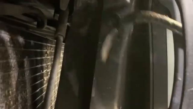 Открытие замка капота BMW E82 смотреть онлайн