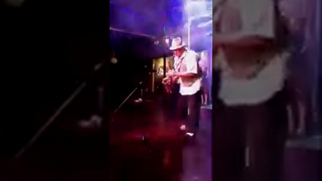 Саксофон Андрей Липатов Сочи 2011.flv смотреть онлайн
