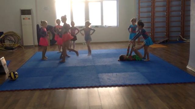 Цирковая студия "Кристаллик". "Сюрприз". смотреть онлайн