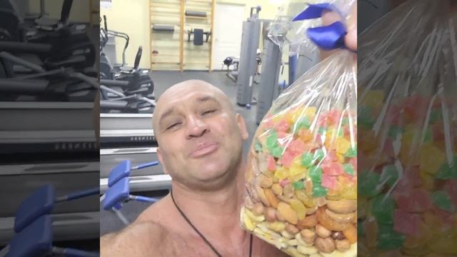 Такой сладкий подарочек подарили мне сегодня с утра на 23февраля!!!кайф!!!Спасибо🥰 смотреть онлайн