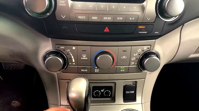 2011 Toyota Highlander SE FWD 2.7L DOHC 4-Cylinder w/Dual VVT-i. CLEAN CARFAX смотреть онлайн