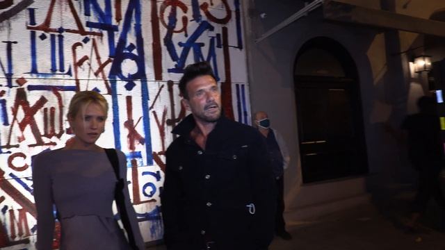 Nicky Whelan and Frank Grillo leaving Craig's смотреть онлайн