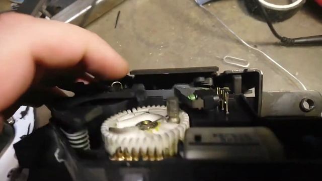 не закрывается дверь багажник bmw x5 e53 рестайлинг 2003г, замок задней двери, причина неисправност смотреть онлайн