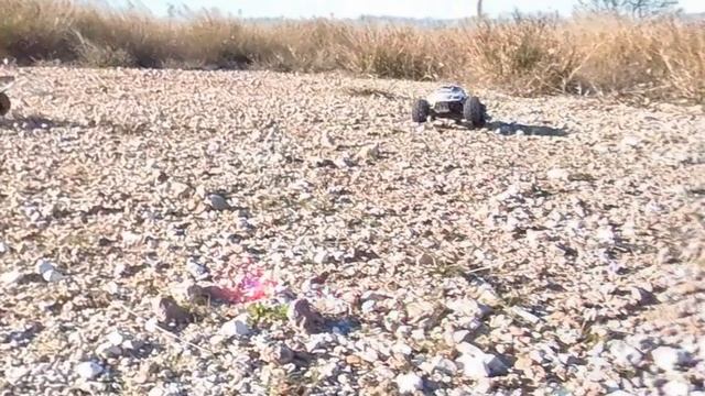 Wltoys 144001 vs A979B free turns смотреть онлайн