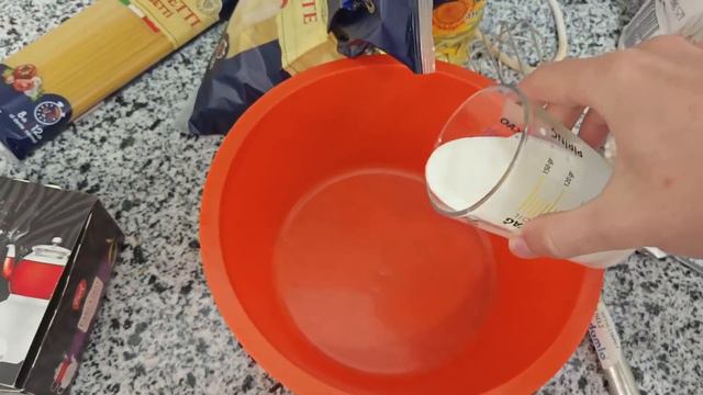 ГОТОВЛЮ УЖИН! Живу один / Что купил по скидке в магазине? смотреть онлайн