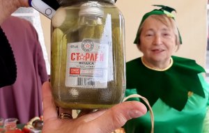 водка с огурцами