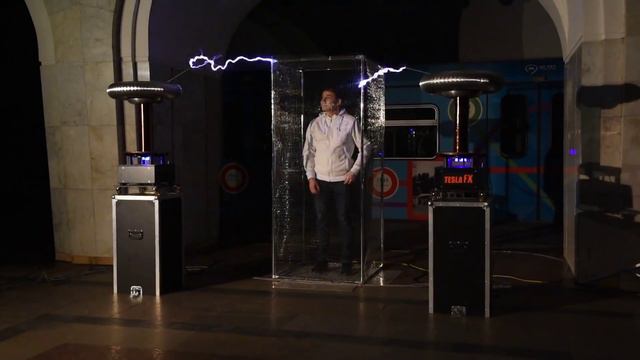 Изобретения Теслы дошли и до московской «подземки» Видео 3 смотреть онлайн