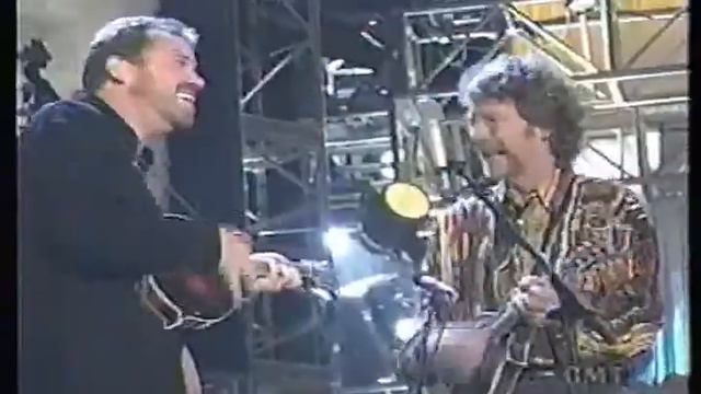 Alison Krauss & Friends - Sawing on the Strings - CMT Flameworthy Awards 2004 смотреть онлайн