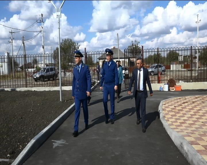 Прокурор района и глава муниципалитета проинспектировал ход строительства детского сада смотреть онлайн