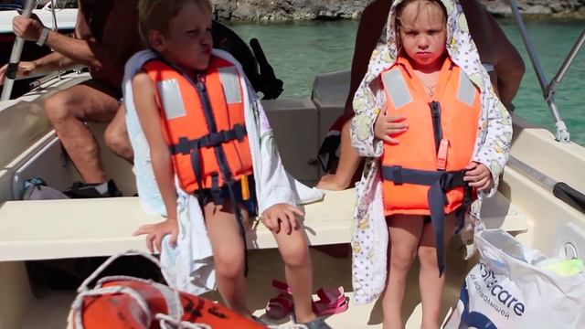 Греция, Закинф (часть 1). Бухта Навайо, голубые пещеры, черепахи каретта-каретта, Тциливи, Лаганас. смотреть онлайн