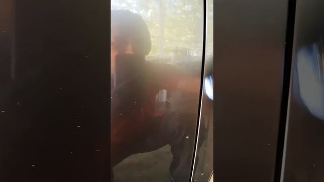 Синяя глина #shorts . чем убрать краску с краски,чистка ЛКП смотреть онлайн