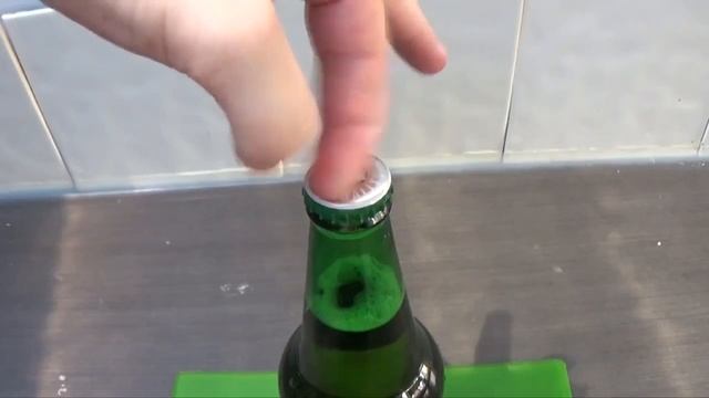 Как открыть бутылку без открывалки смотреть онлайн