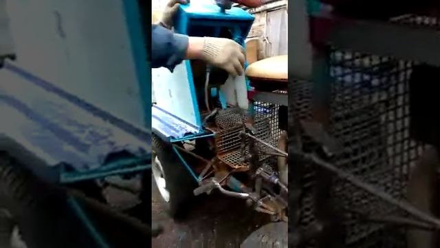 Самодельный трактор с двигателем от муравья смотреть онлайн