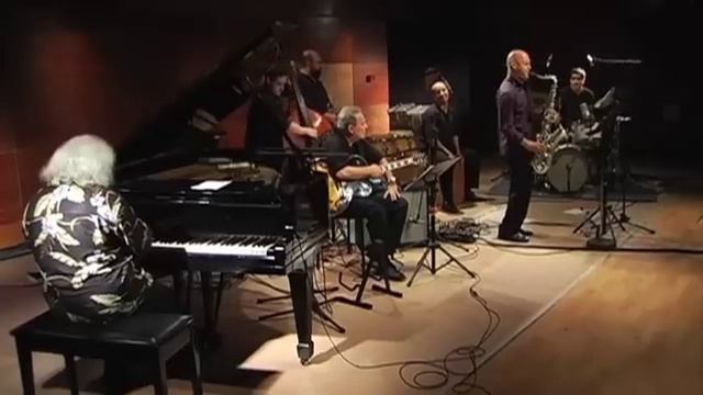 Roberto Lecaros & La Tropa - Con Ardiente Paciencia смотреть онлайн