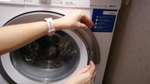 Как открыть дверцу - люка на стиральной машинке Siemens