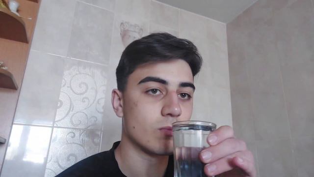 Выпил 10 литров воды.Что станет с моим телом? смотреть онлайн