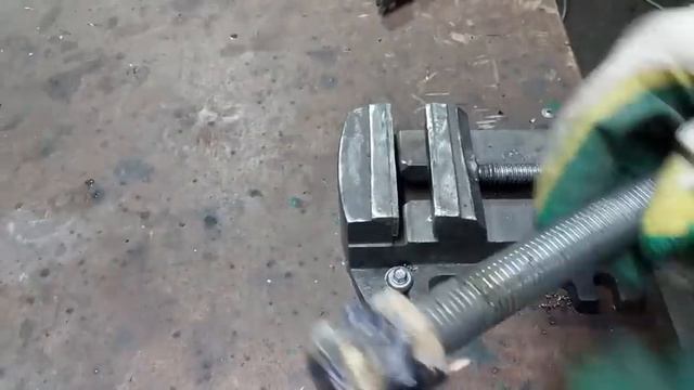 Тиски своими руками. Тиски своими руками из швеллера, и нескольких железяк. смотреть онлайн