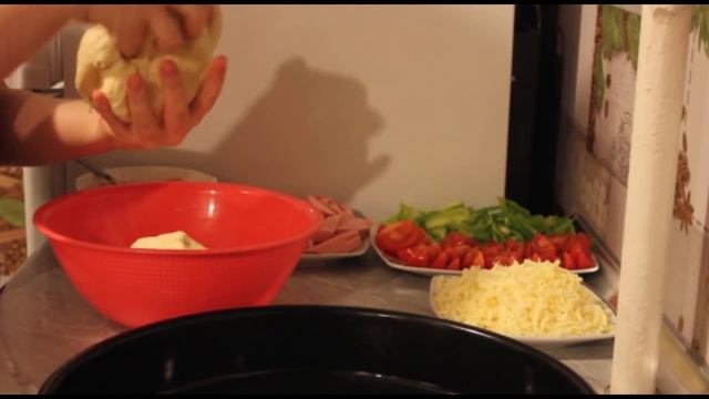 Ən Gözəl Pizza Xəmiri Və Pizzanın Hazırlanması (Kolay Ve Çook Lezzetli Pizza Tarifi)