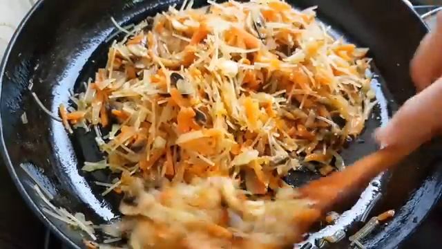 Как приготовить вермишель на сковороде? Макароны с грибами. Быстро и мега вкусно! Жарить вермишель смотреть онлайн