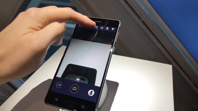Интерфейс и камера Nokia 8 смотреть онлайн