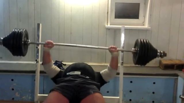 Андрей Гальцов жим лежа 182,5 кг на 12 раз / Andrey Galtsov Benchpressing 182,5kg x 12 смотреть онлайн