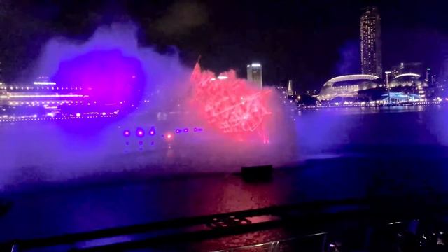 Лазерное шоу в Сингапуре смотреть онлайн