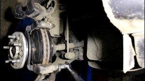 Hyundai ix35 Хендай Ай Икс 35 2011 года Замена передних тормозных колодок