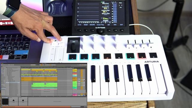 ARTURIA MINILAB 3 ? : Компактный MIDI контроллер для написания музыки смотреть онлайн