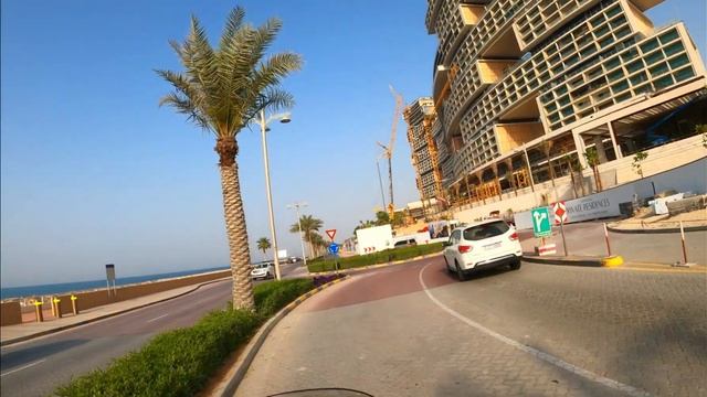 Exploring The Palm Jumeirah White Beach, Atlantis- The Palm. смотреть онлайн
