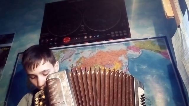 Играю на баяне ??? смотреть онлайн