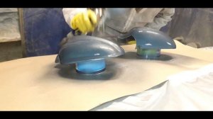 Покрасил накладки зеркал.