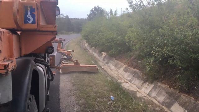 Mercedes-Benz Unimog U400 And Mulcher Ducker