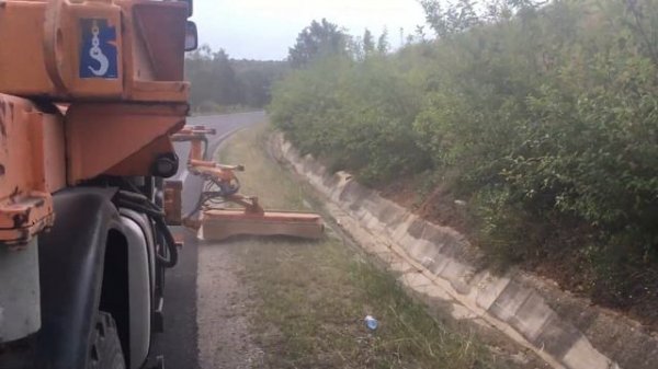 Mercedes-Benz Unimog U400 and mulcher Ducker