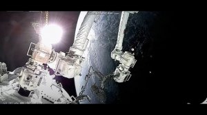 Китайцы вышли в открытый космос и показали плоскую землю