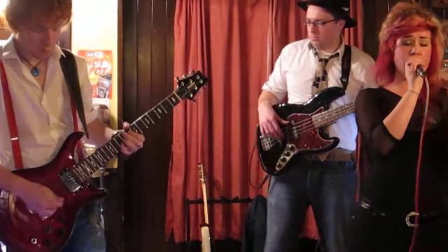 Red Butler @ The Rose and Crown Worthing. смотреть онлайн